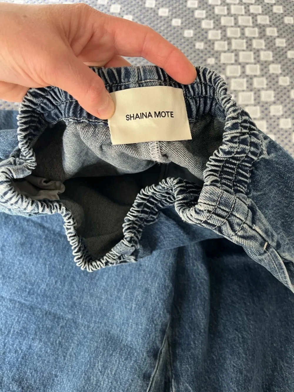 Wide Leg Flare Jeans in Dark Blue - Picture 3 of 6